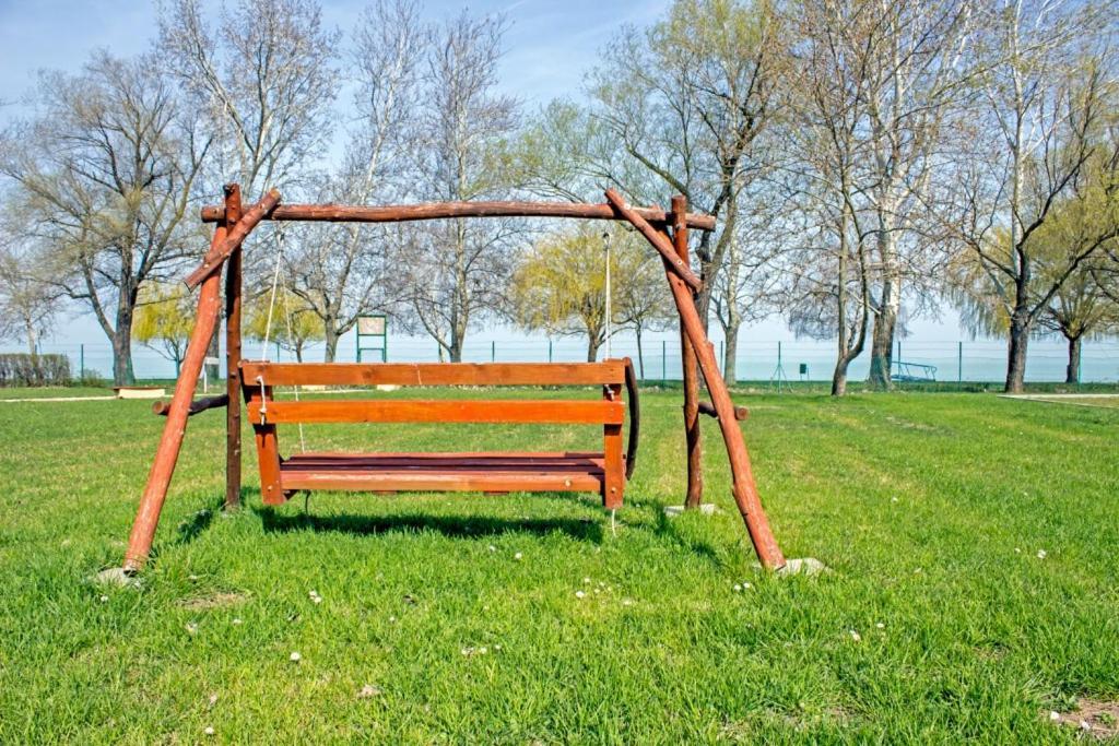 Szin-Aranyhid Apartman Siófok Buitenkant foto